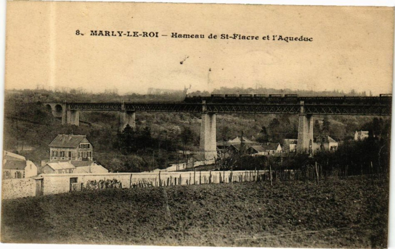 Carte postale ancienne Marly-le-Roi - Hameau de St-Fiacre et l'Aqueduc à Marly-le-Roi