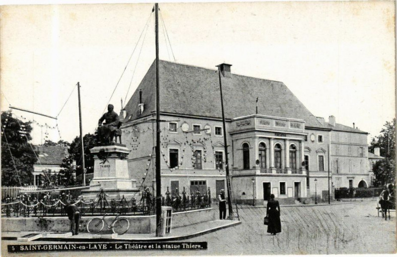 Carte postale ancienne Ed. Aqua 5 Saint-Germain-en-Laye Le Theatre et la statue Thiers à Saint-Germain-en-Laye