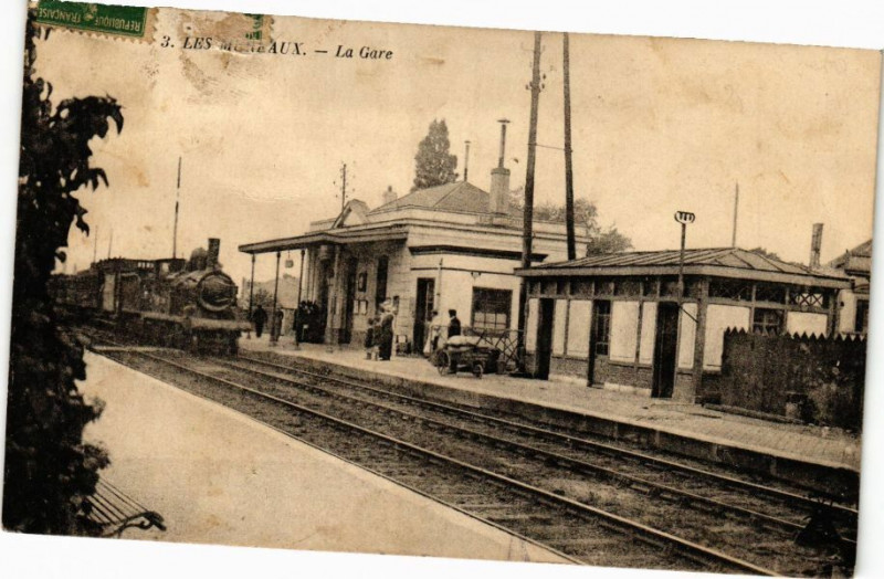 Carte postale ancienne Les Mureaux - La Gare aux Mureaux