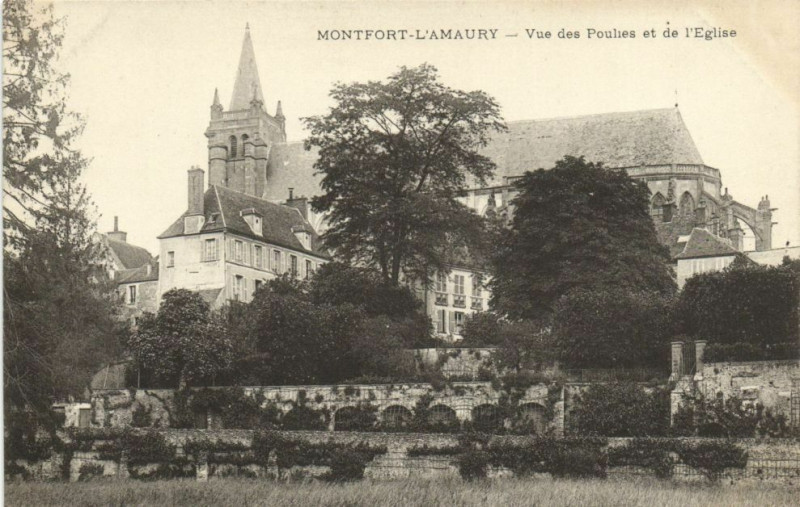 Carte postale ancienne Montfort-L'Amaury-Vue des Poulies et de l'Eglise à Montfort-l'Amaury