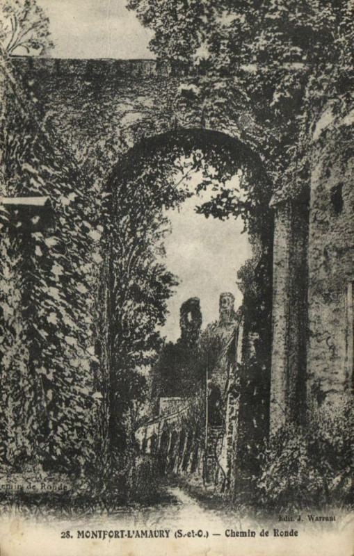 Carte postale ancienne Montfort-L'Amaury-Chemin de Ronde à Montfort-l'Amaury