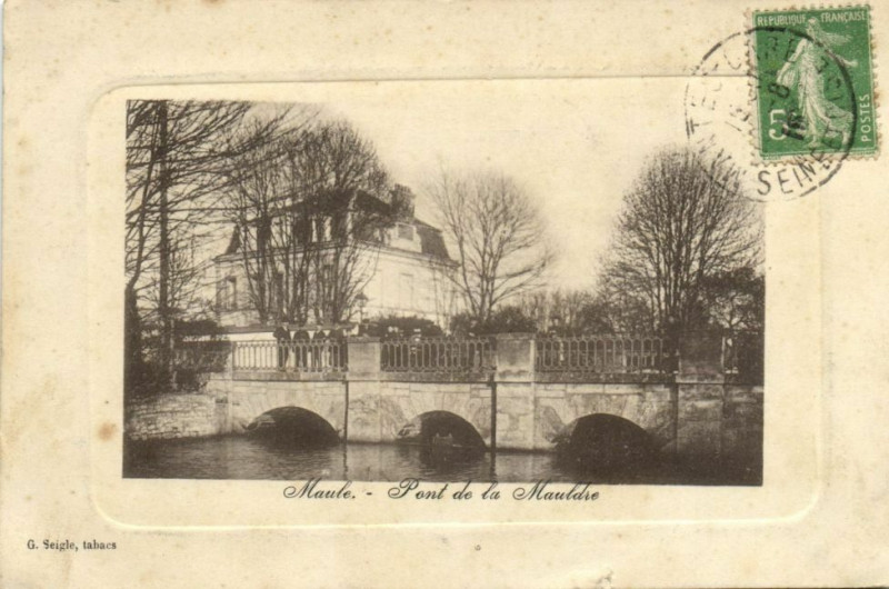 Carte postale ancienne Maule-Pont de la Mauldre à Maule