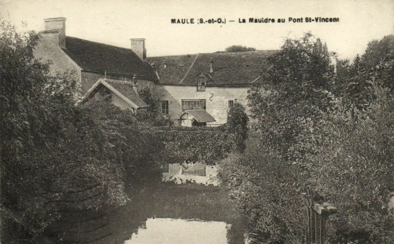 Carte postale ancienne Maule-La Mauldre au Pont St-Vincent à Maule