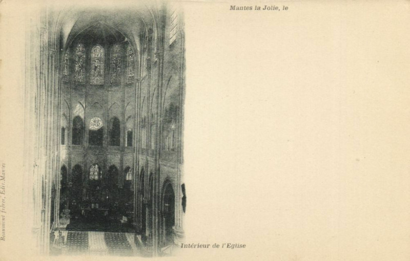 Carte postale ancienne Mantes-la-Jolie-Interieur de l'Eglise à Mantes-la-Jolie