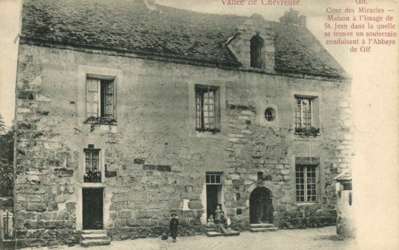 Carte postale ancienne Vallée de Chevreuse-Cour des Miracles-Maison a l'Image de Saint-Jean à Chevreuse