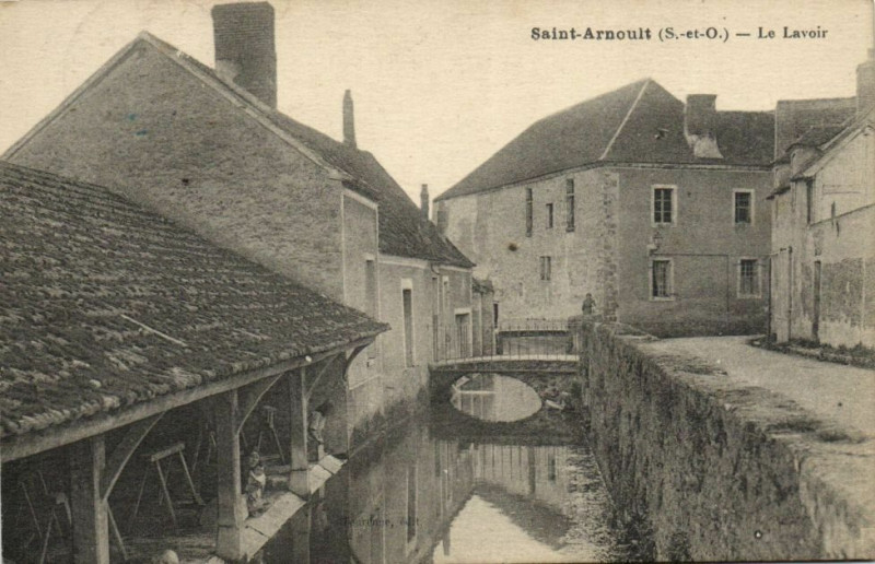 Carte postale ancienne Saint-Arnoult-Le Lavoir