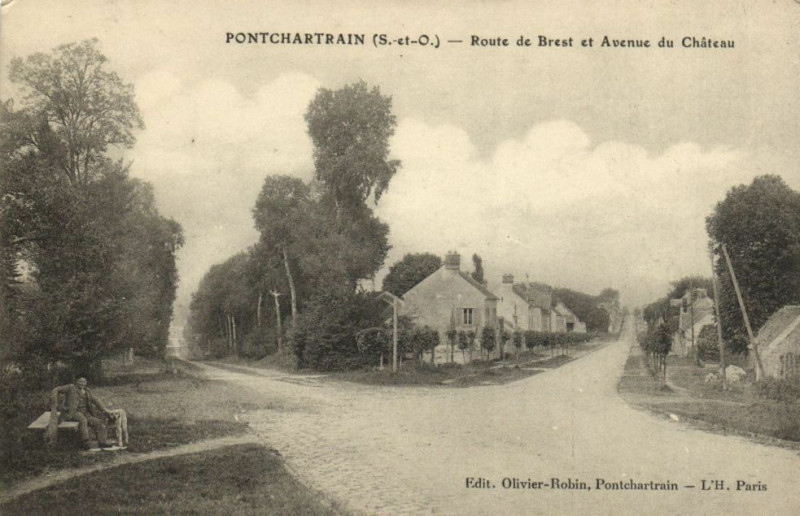 Carte postale ancienne Pontchartrain-Route de Brest et Avenue du Chateau