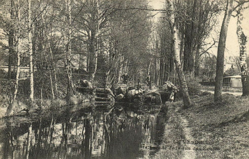 Carte postale ancienne Le Vesinet-De la rue des Ecoles au Vésinet