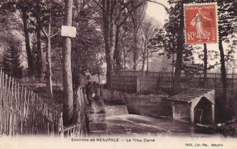 Carte postale ancienne Env. de Neauphle-Le Trou Carre