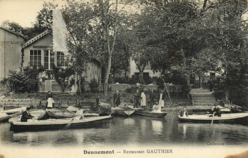 Carte postale ancienne Dennemont-Restaurant Gauthier