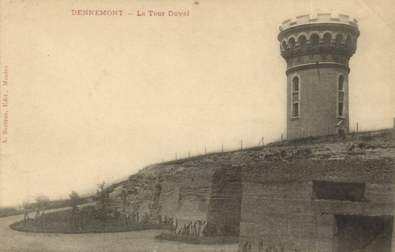 Carte postale ancienne Dennemont-La Tour Duval