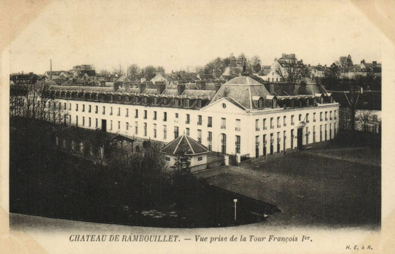 Carte postale ancienne Chateau de Rambouillet-Vue prise de la Tour Francois à Rambouillet