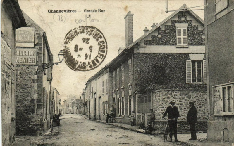 Carte postale ancienne Chennevieres-Grande Rue