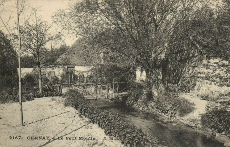 Carte postale ancienne Cernay-Le Petit Moulin