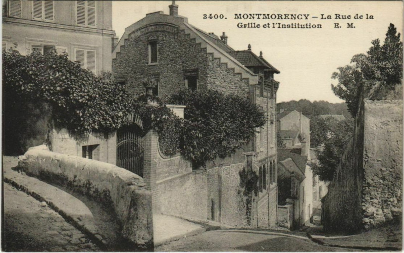 Carte postale ancienne Montmorency La Rue de la Grille à Montmorency