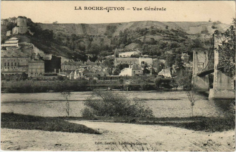Carte postale ancienne La-Roche-Guyon Vue Generale à La Roche-Guyon