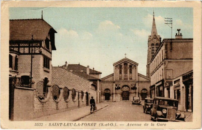 Carte postale ancienne Saint-Leu-la-Foret Avenue de la Gare à Saint-Leu-la-Forêt