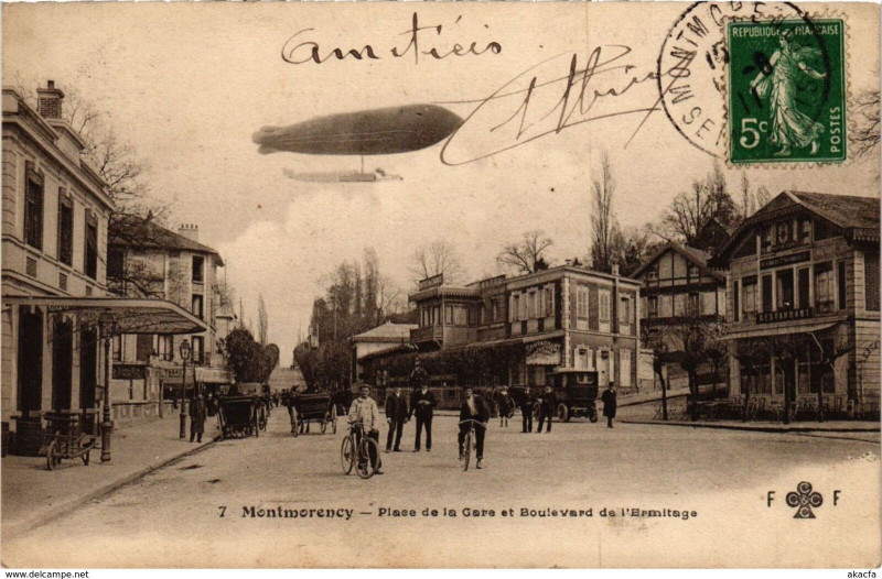 Carte postale ancienne Montmorency Place de la gare et Bd de l'Ermitage F. Fleury à Montmorency