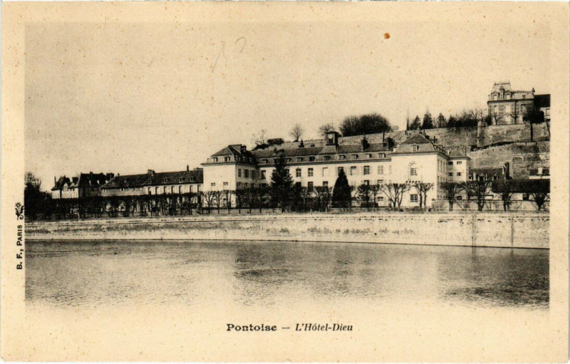 Carte postale ancienne Pontoise - L'Hotel-Dieu à Pontoise