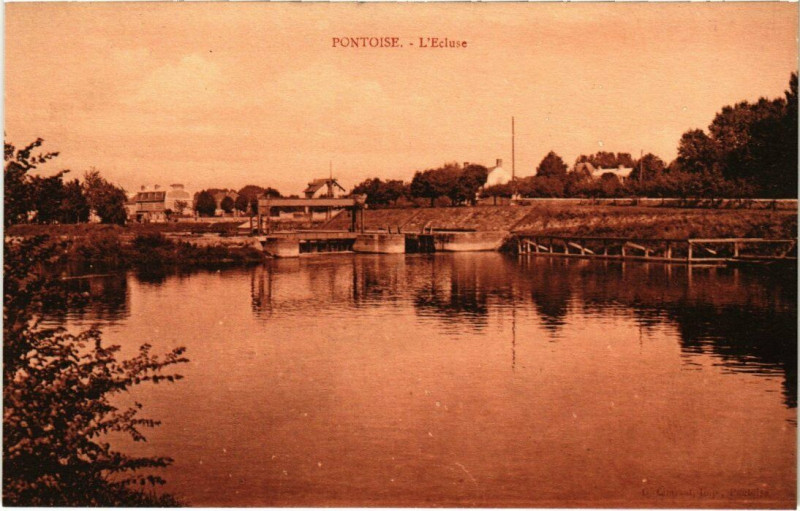 Carte postale ancienne Pontoise - L'Ecluse à Pontoise
