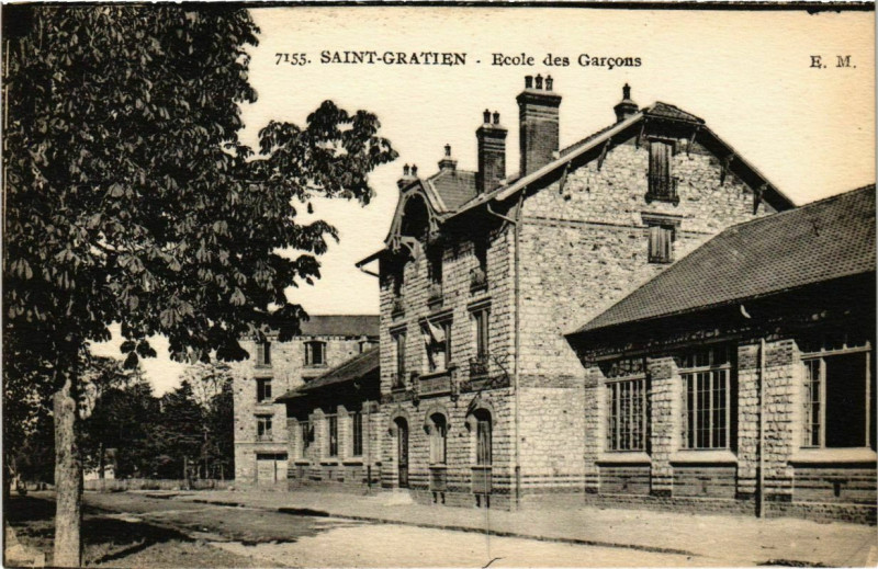 Carte postale ancienne Saint-Gratien - Ecole des Garcons à Saint-Gratien