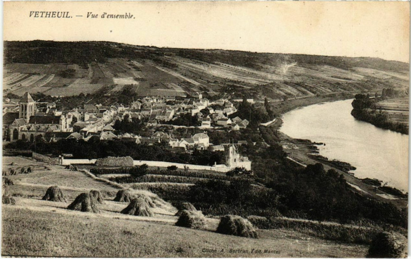 Carte postale ancienne Vetheuil - Vue d'ensemble à Vétheuil