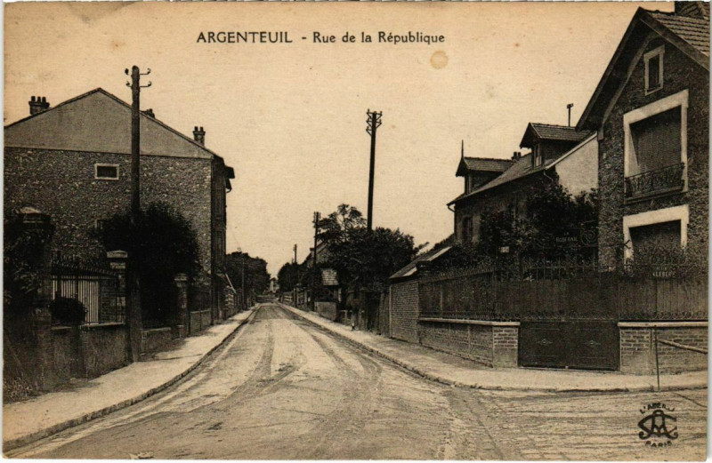 Carte postale ancienne Argenteuil - Rue de la Republique à Argenteuil