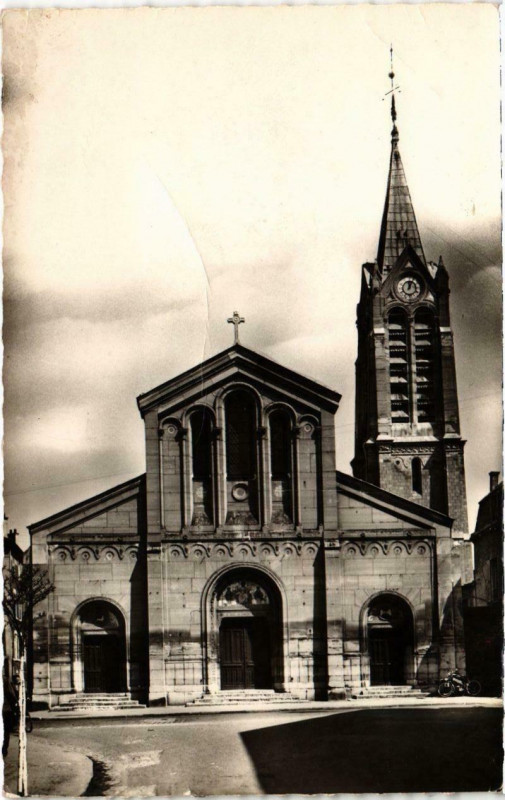 Carte postale ancienne Saint-Leu-la-Foret - L'Eglise à Saint-Leu-la-Forêt