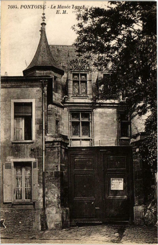 Carte postale ancienne Pontoise - Le Musee Tavet à Pontoise