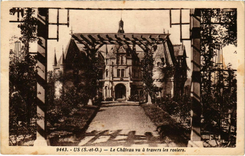Carte postale ancienne Us - Le Chateau vu a travers les rosiers à Us