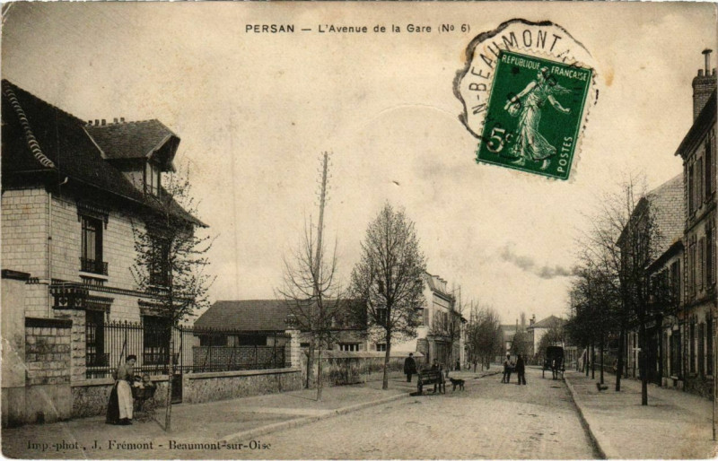 Carte postale ancienne Persan - L'Avenue de la Gare à Persan