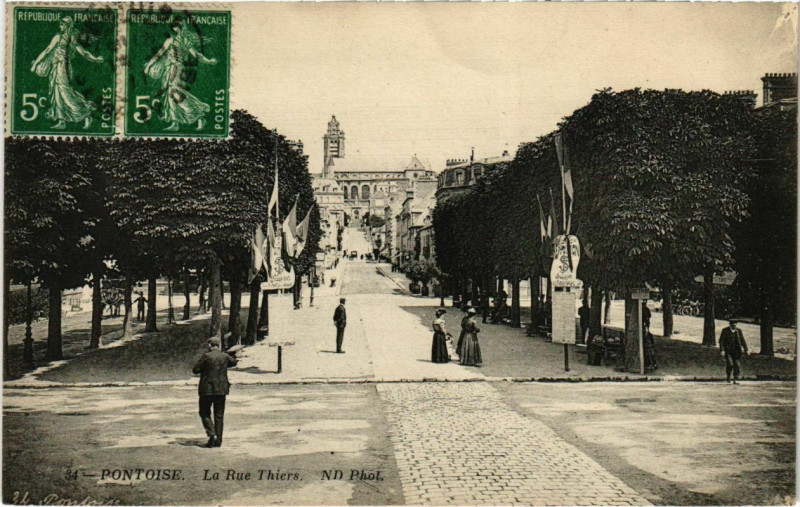 Carte postale ancienne Pontoise - La Rue Thiers à Pontoise