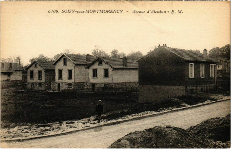 Carte postale ancienne Soisy-sous-Motmorency - Avenue d'Alembert à Us