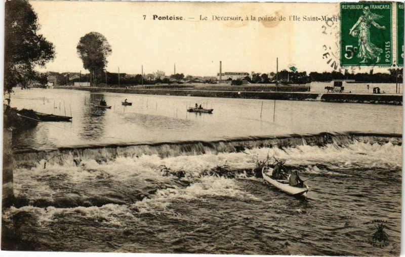 Carte postale ancienne Pontoise - Le Deversoir, a la pointe de l'Ile St-Martin à Pontoise