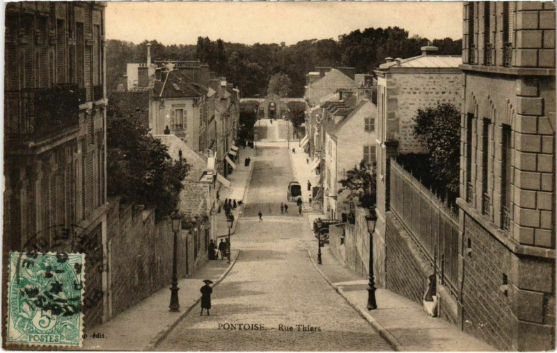 Carte postale ancienne Pontoise - Rue Thiers à Pontoise