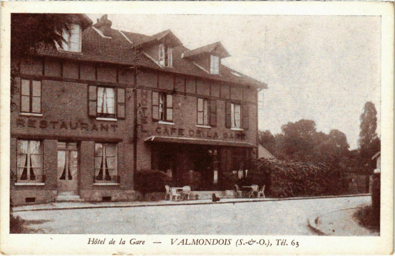 Carte postale ancienne Hotel de la Gare - Valmondois à Valmondois