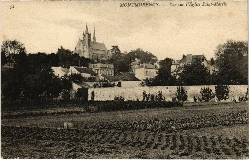 Carte postale ancienne Montmorency - Vue sur l'Eglise St-Martin à Montmorency