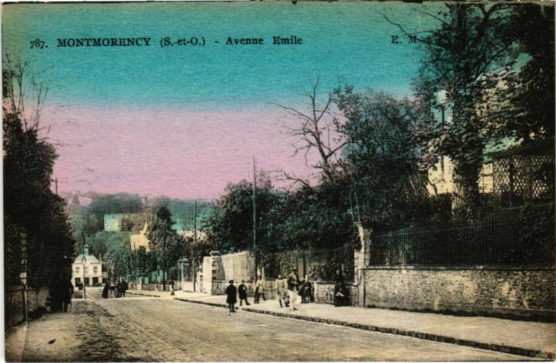 Carte postale ancienne Montmorency - Avenue Emile à Montmorency