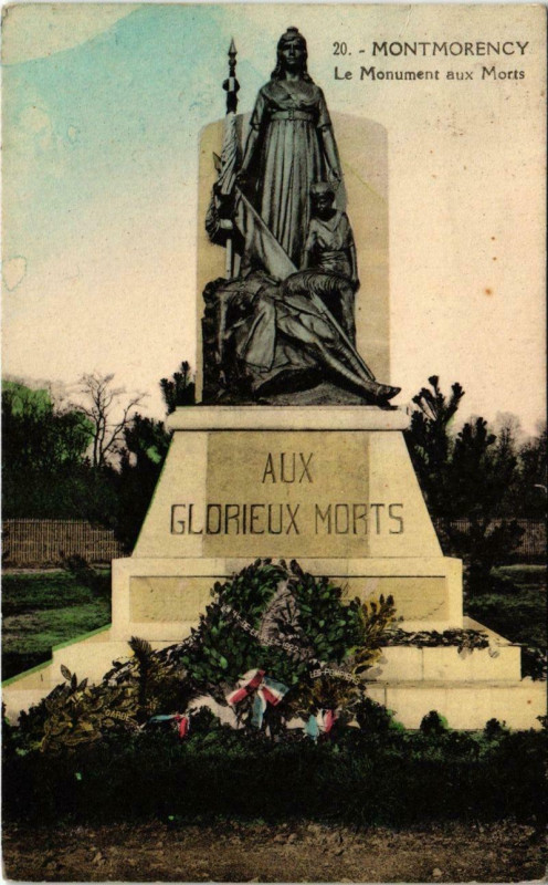 Carte postale ancienne Montmorency - Le Monument aux Morts à Montmorency