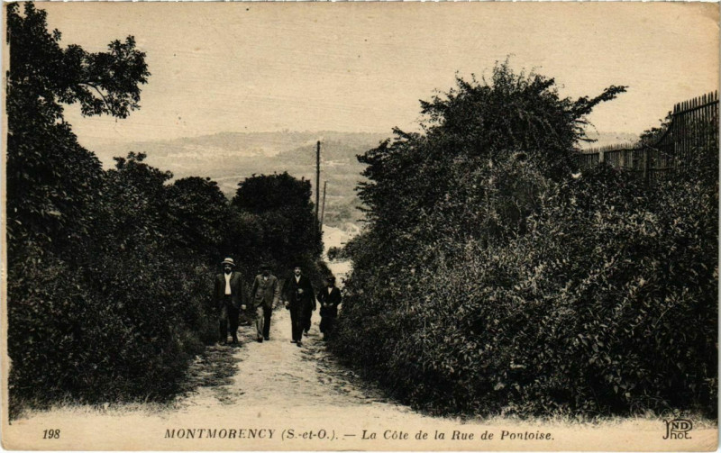 Carte postale ancienne Montmorency - La Cote de la Rue de Pontoise à Montmorency