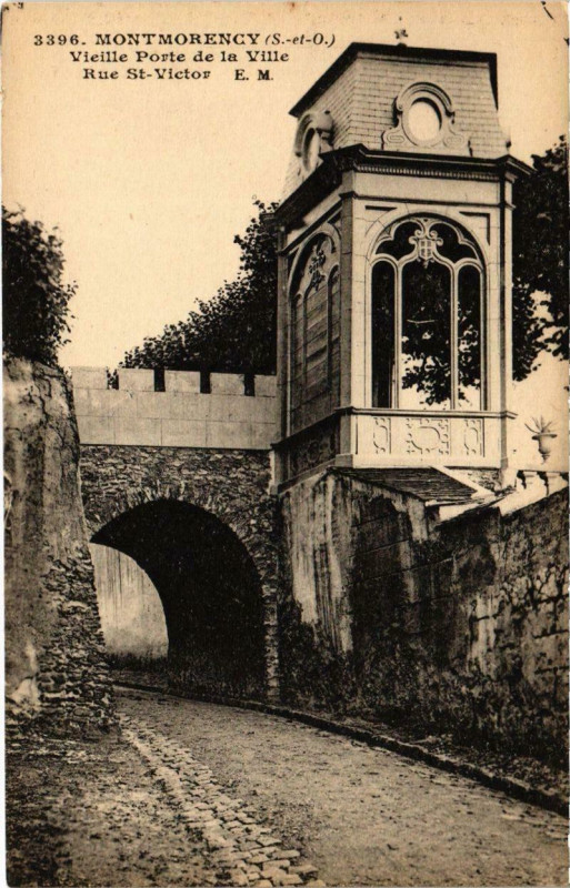 Carte postale ancienne Montmorency - Vieille Porte de la Ville à Montmorency