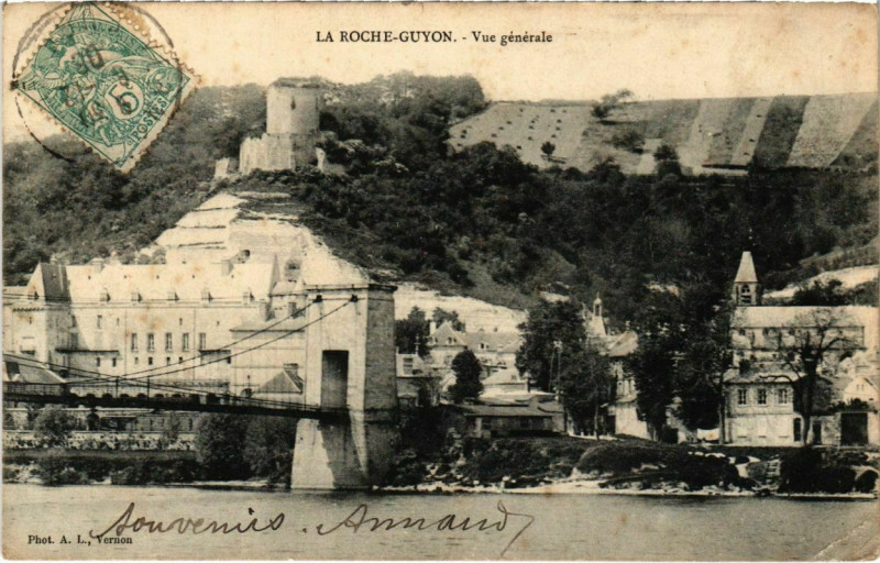 Carte postale ancienne La Roche-Guyon - Vue générale à La Roche-Guyon