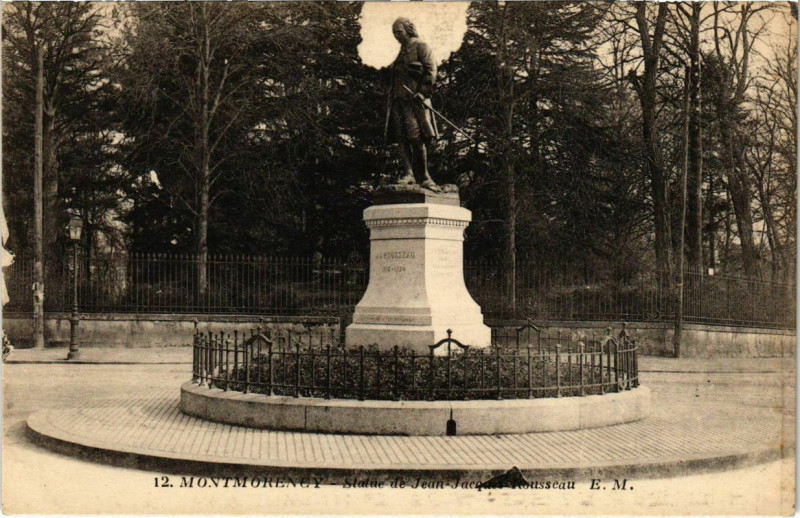 Carte postale ancienne Montmorency - Statue de Jean-Jacquest Rousseau à Montmorency