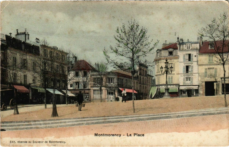 Carte postale ancienne Montmorency - La Place à Montmorency