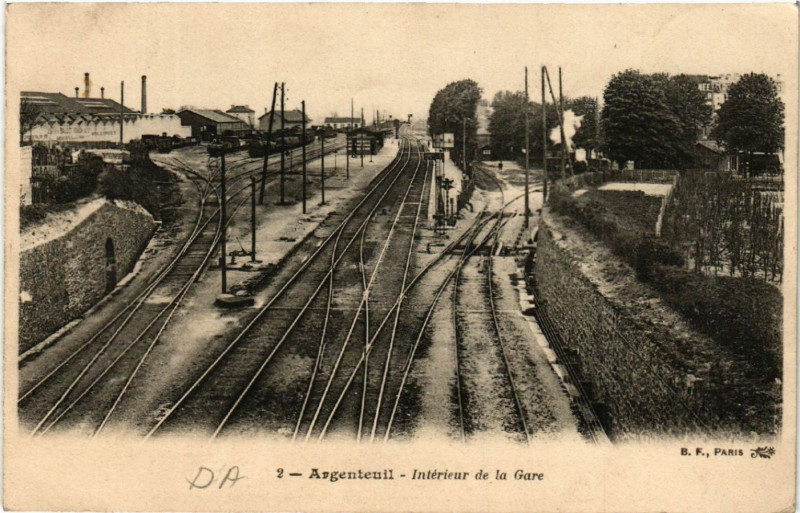Carte postale ancienne Argenteuil - Intérieur de la Gare à Argenteuil