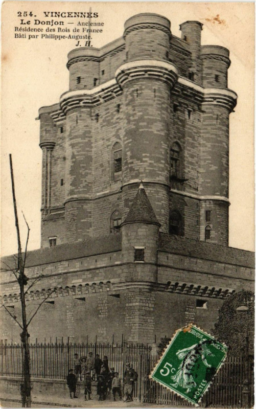 Carte postale ancienne Vincennes - Le Donjon - Ancienne Résidence des Bois de France ...