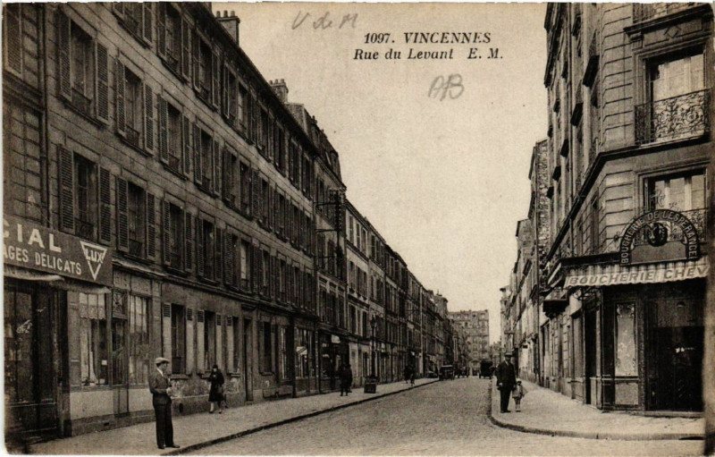 Carte postale ancienne Vincennes - Rue du Levant