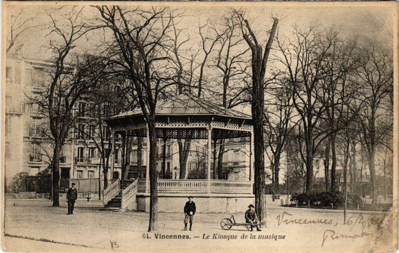 Carte postale ancienne Vincennes - Le Kiosque de la musique à Us