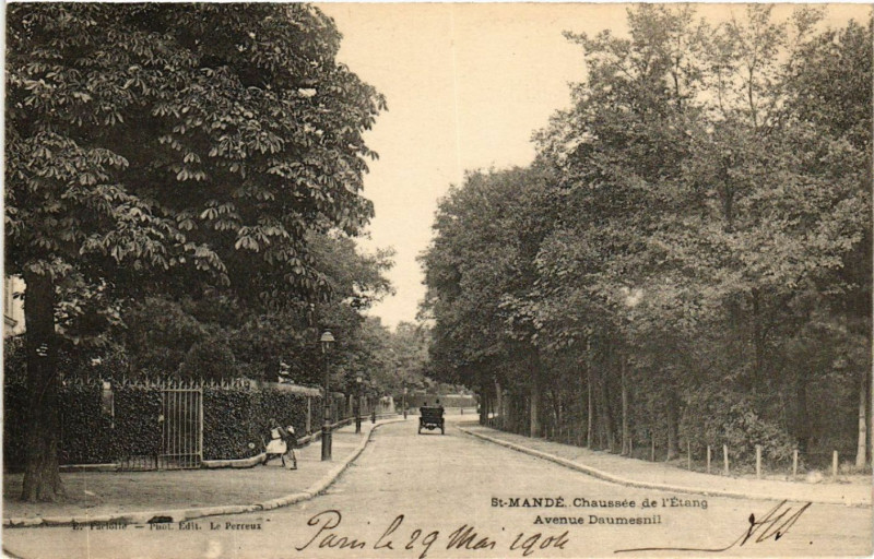 Carte postale ancienne Saint-Mandé - Chaussée de l'Etang - Avenue Daumesnil à Us