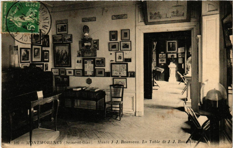 Carte postale ancienne Montmorency (Seine-et-Oise) - Musée J.-J. Rousseau . La Table... à Montmorency